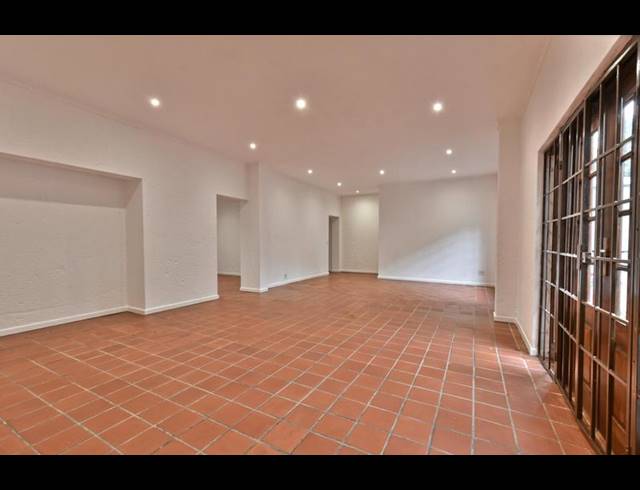 8 BEDROOM HOUSE FOR SALE IN ORCHARDS